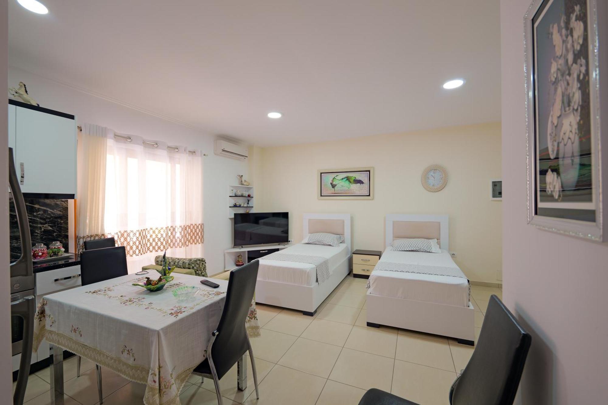 Hotel Chris Ksamil Ngoại thất bức ảnh
