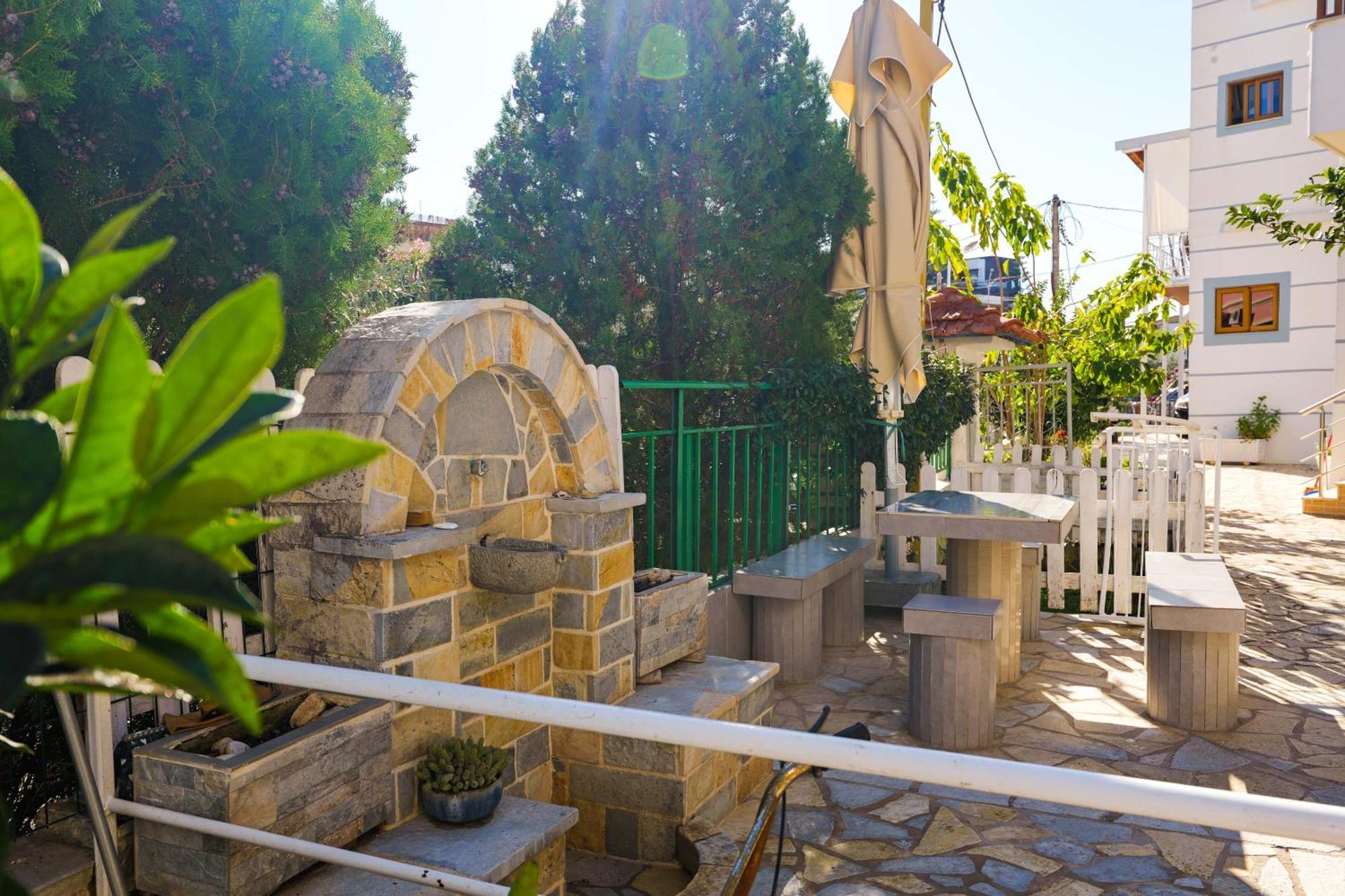 Hotel Chris Ksamil Ngoại thất bức ảnh