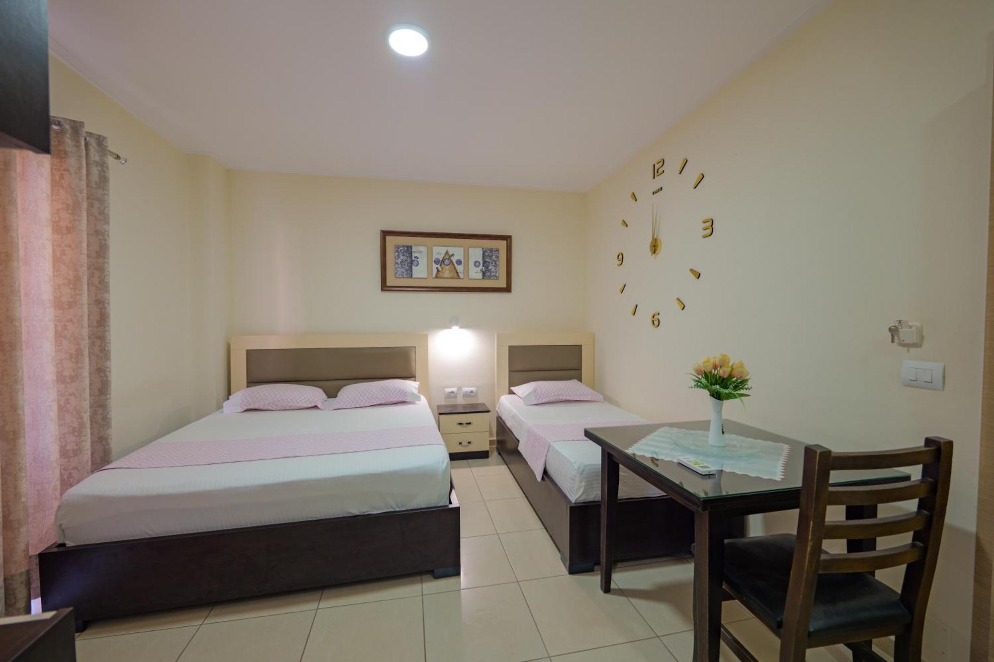Hotel Chris Ksamil Ngoại thất bức ảnh