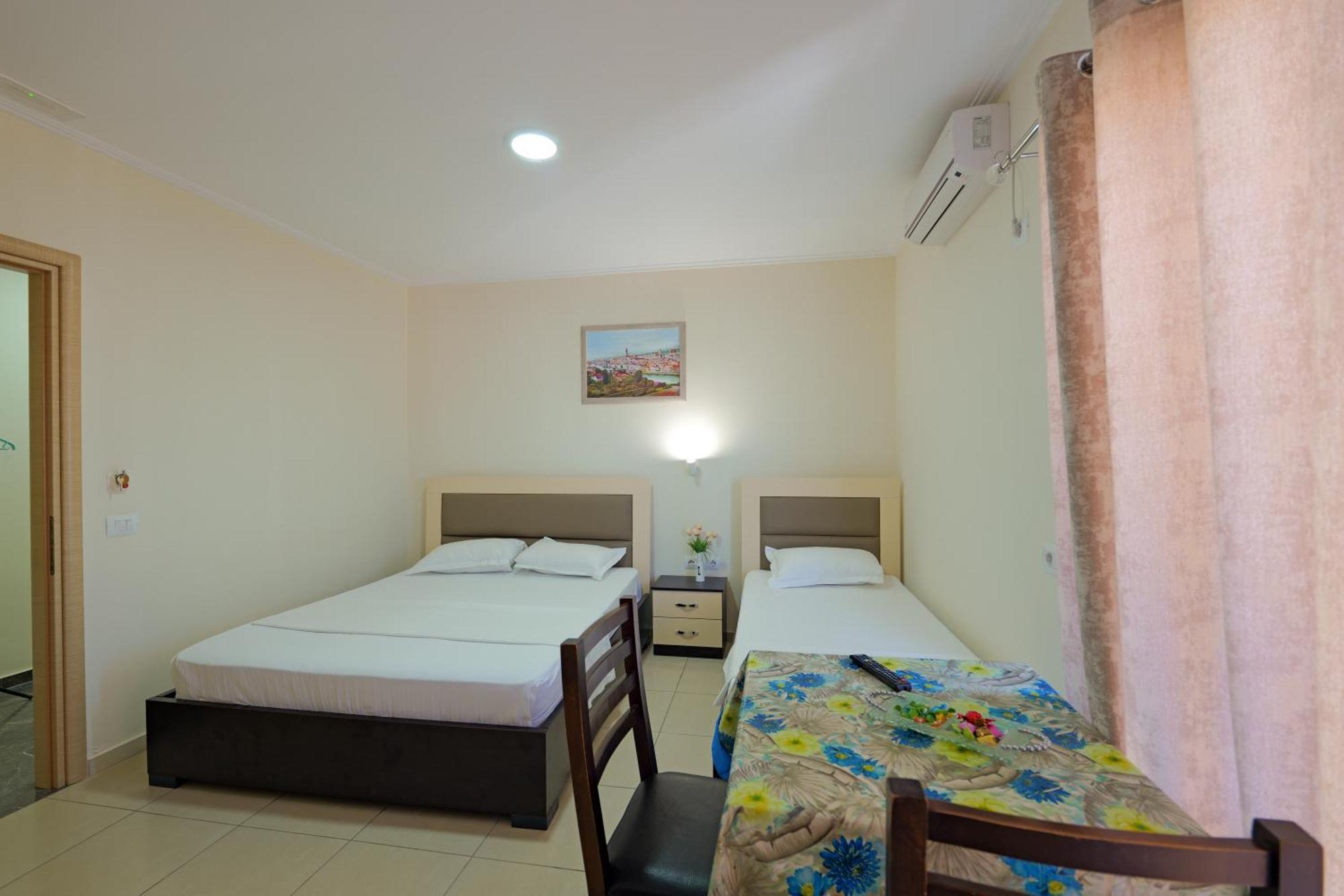 Hotel Chris Ksamil Ngoại thất bức ảnh
