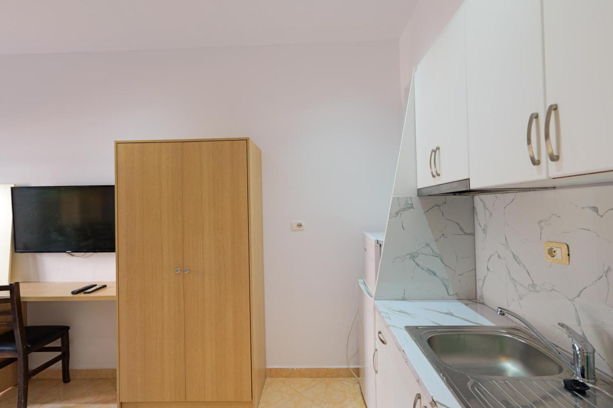 Hotel Chris Ksamil Ngoại thất bức ảnh