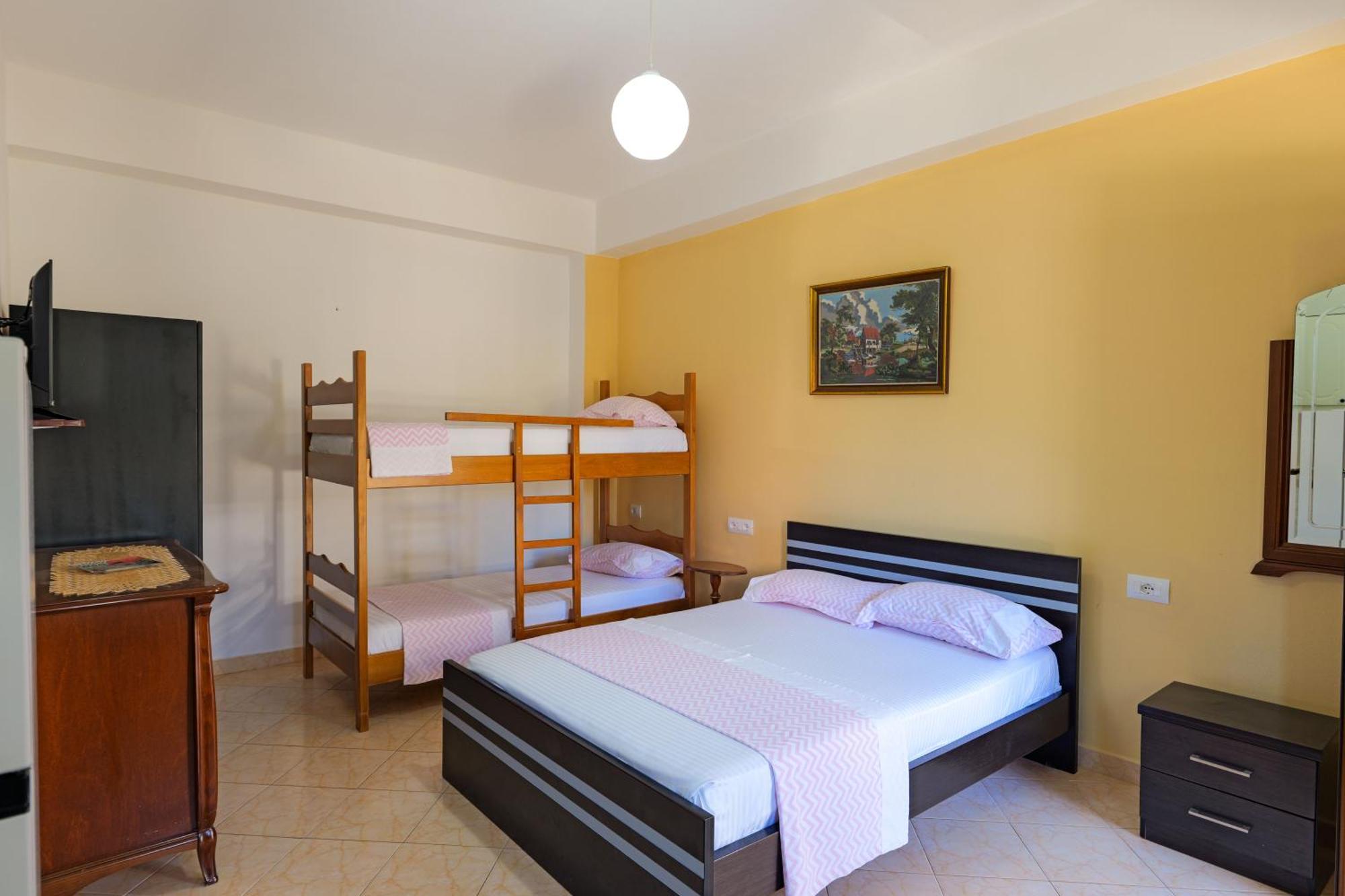 Hotel Chris Ksamil Ngoại thất bức ảnh