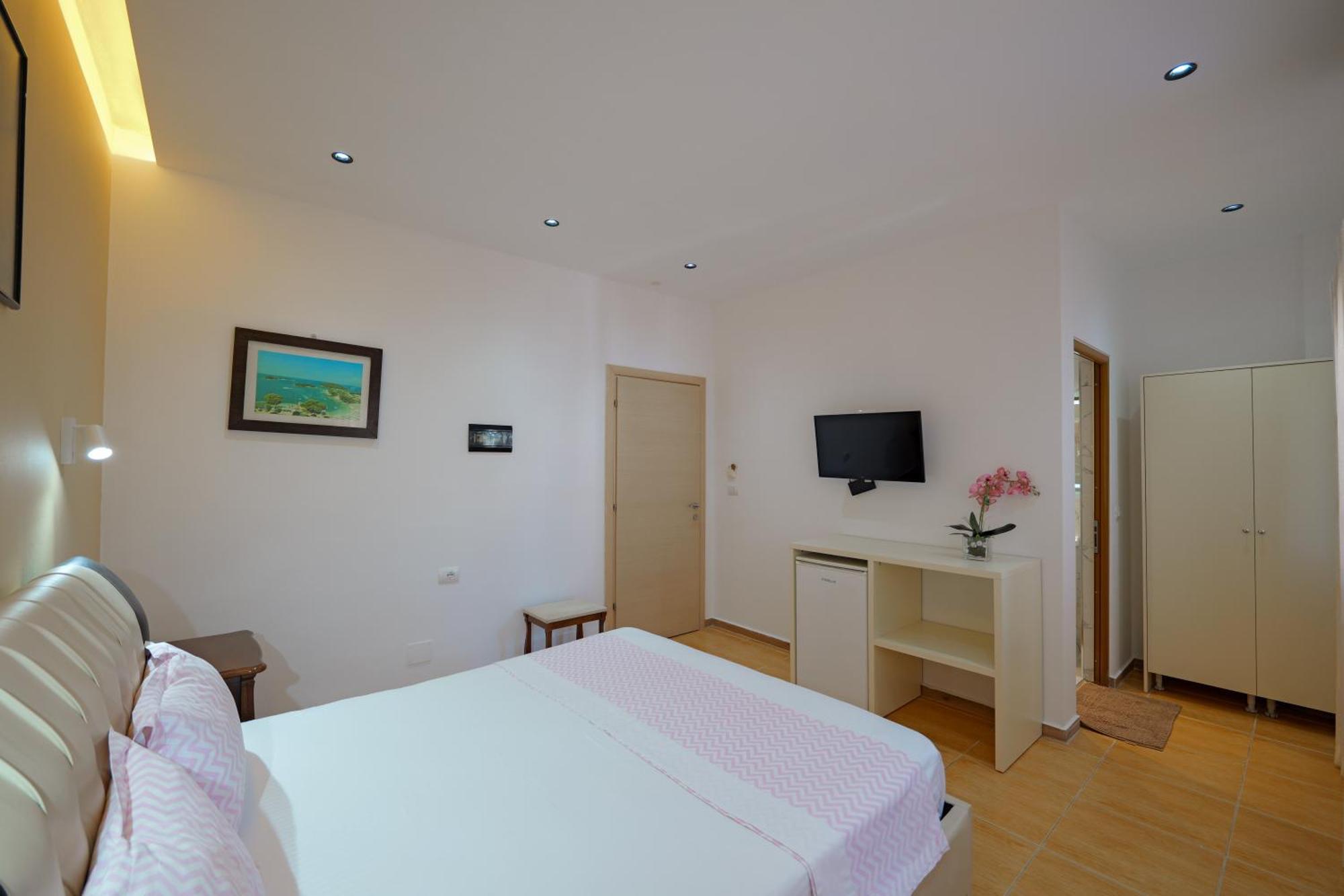 Hotel Chris Ksamil Ngoại thất bức ảnh