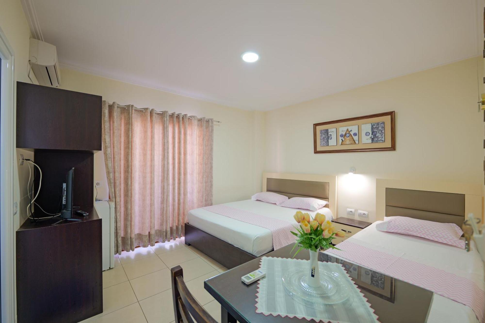 Hotel Chris Ksamil Ngoại thất bức ảnh