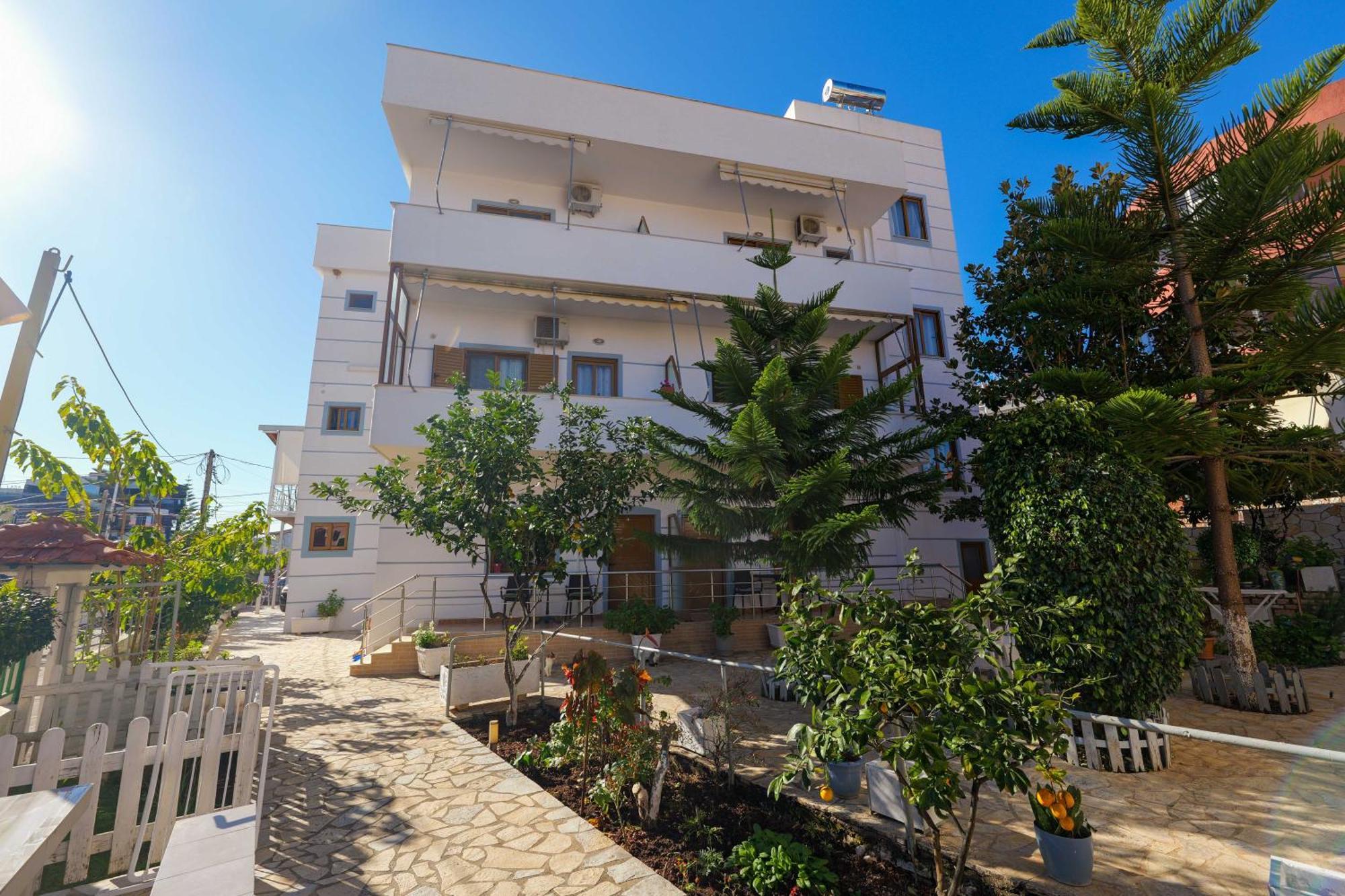 Hotel Chris Ksamil Ngoại thất bức ảnh