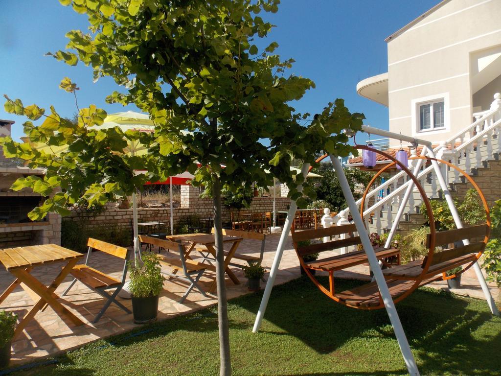 Hotel Chris Ksamil Ngoại thất bức ảnh